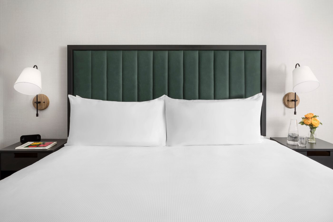 The-Arcadian-powered-by-Sonder-Room-22