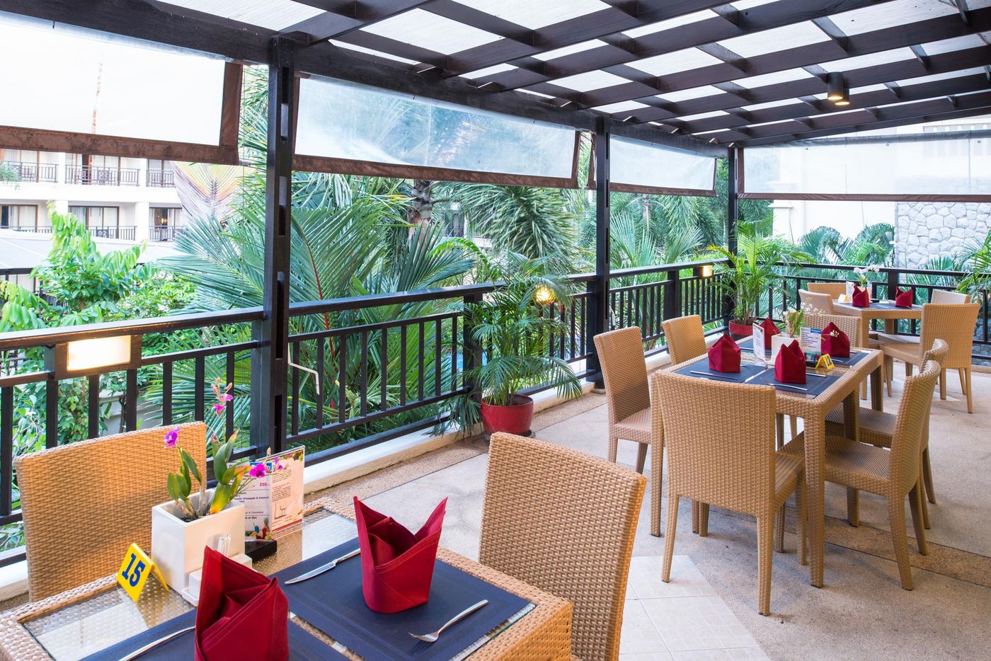 Deevana-Patong-Resort---Spa-Restaurant-35