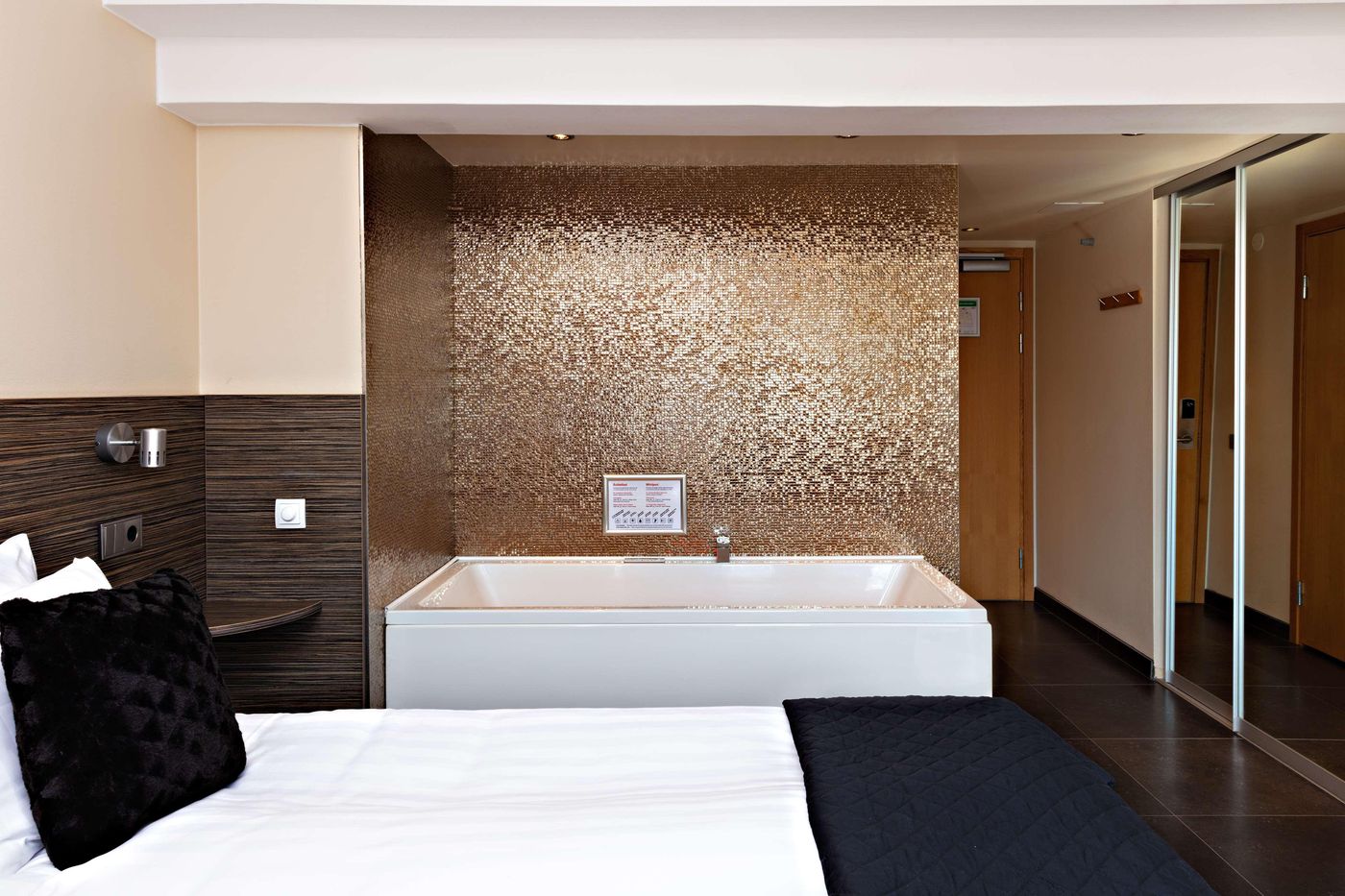 Sure Hotel by Best Western Arena-Sweden-Gothenburg-Room-7