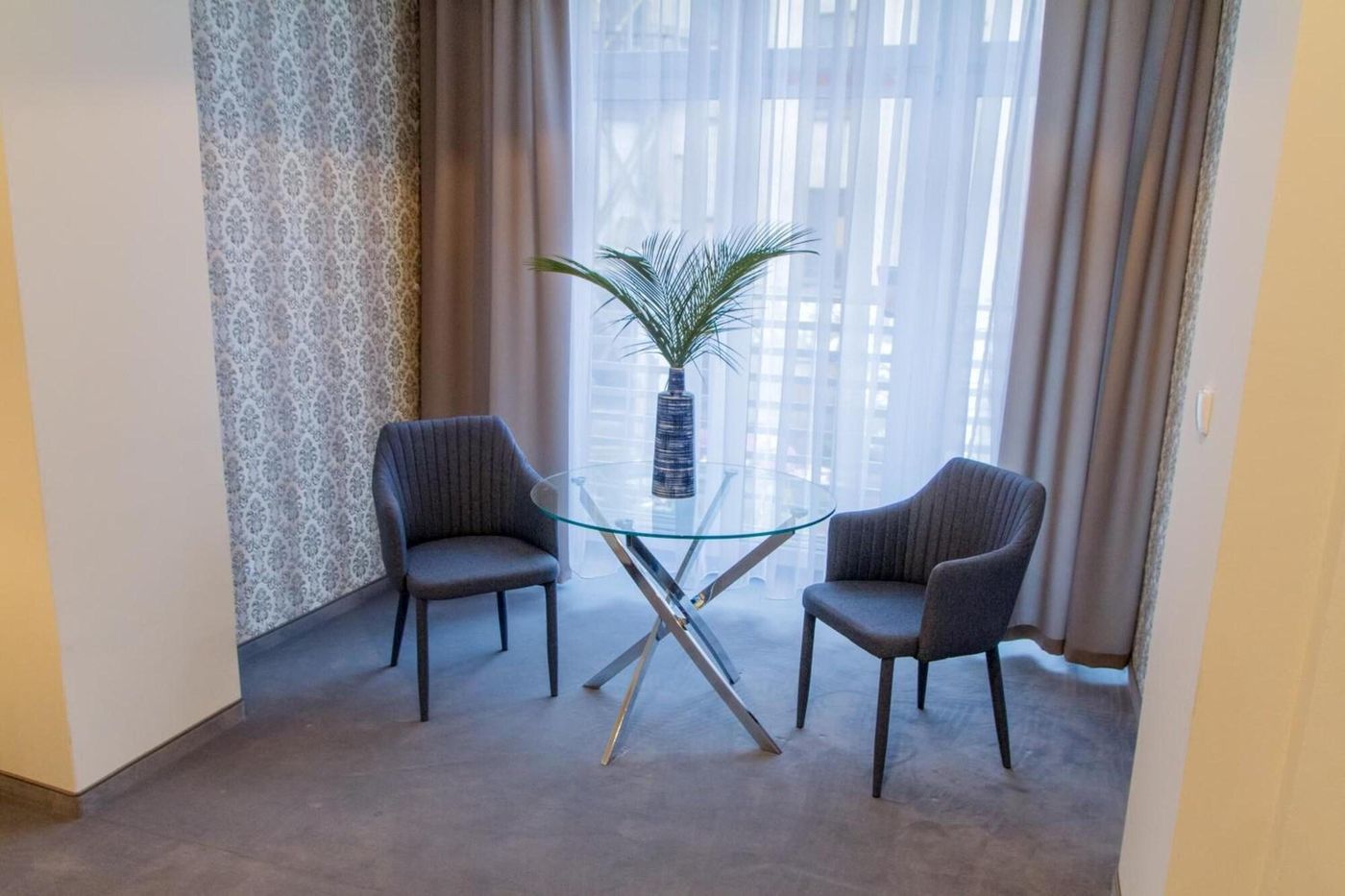 Brassel Aparthotel-Poland-Wroclaw-Lobby-9