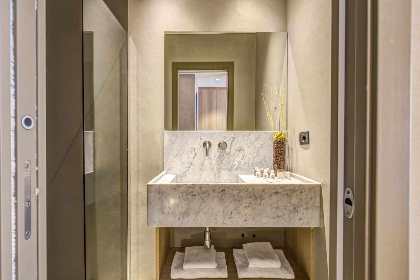 G55-Design-Hotel-Room-30