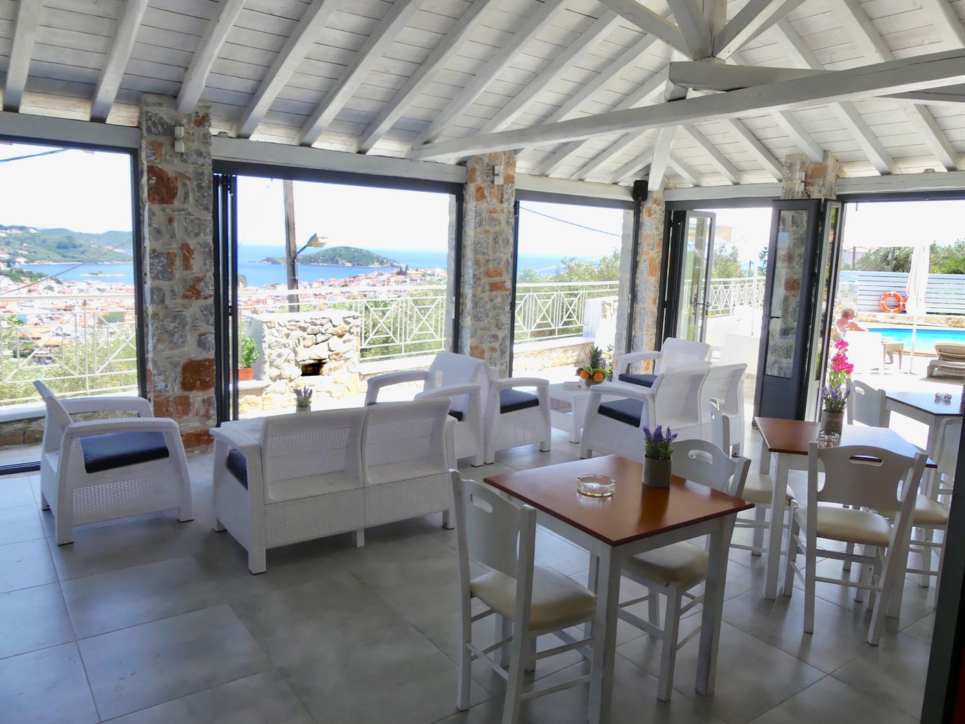 Blue-Horizon-Studios-Restaurant-26