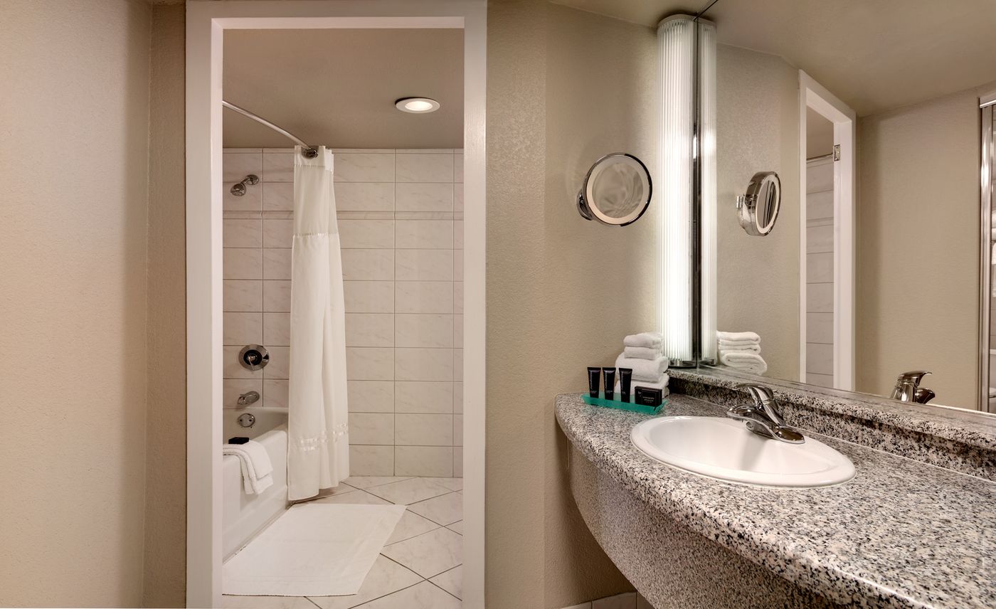 Westgate-Las-Vegas-Resort---Casino-Room-34