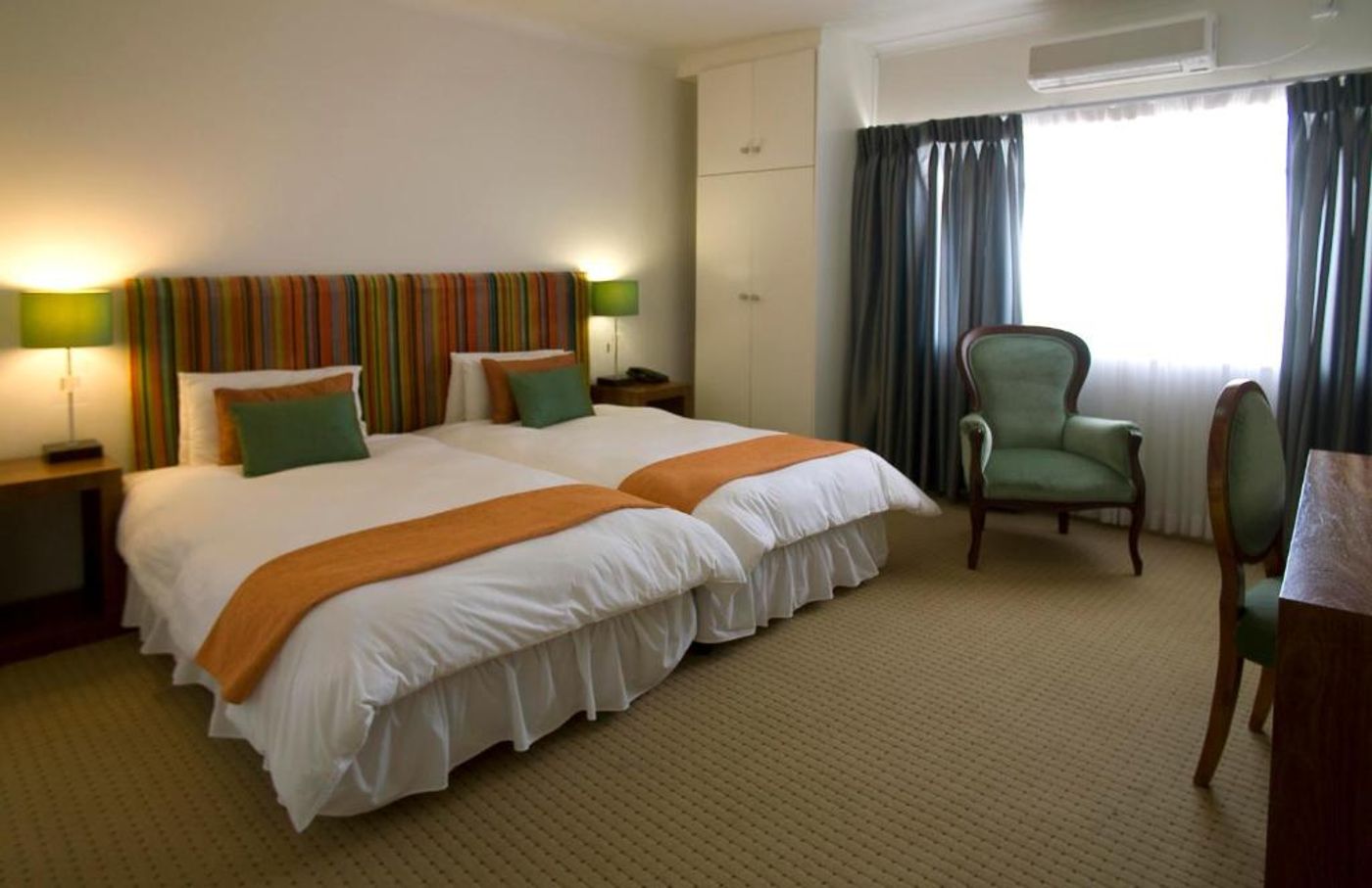 Lady-Hamilton-Room-7