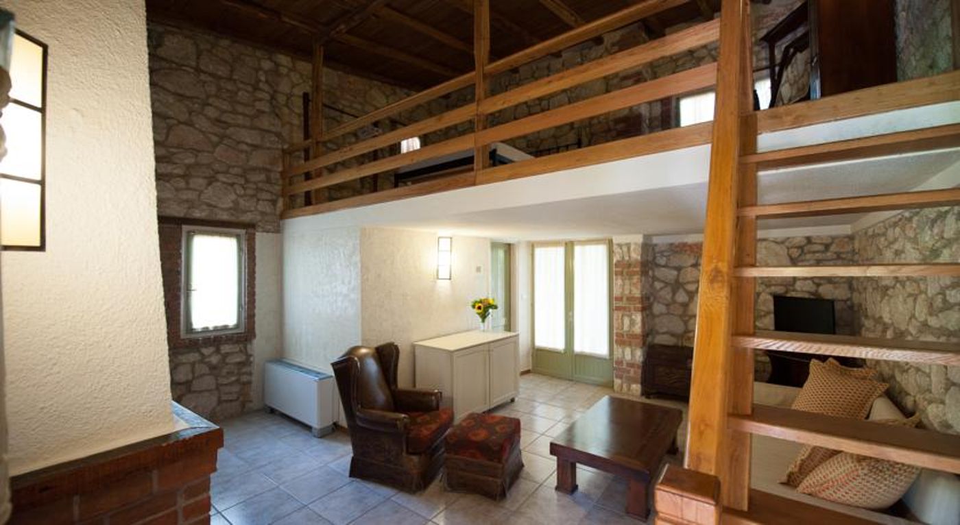 Petrino Suites Hotel