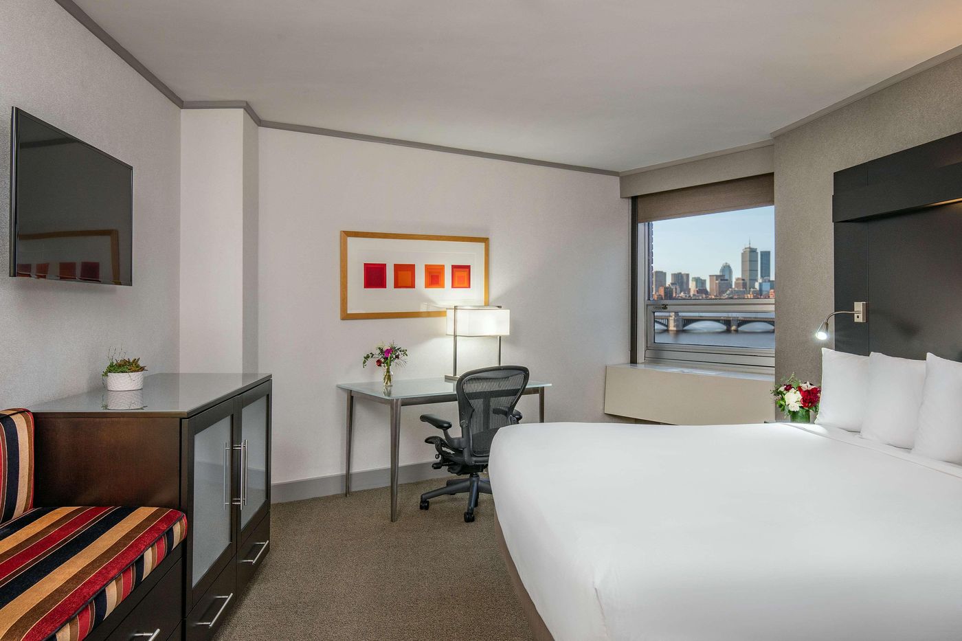 The-Royal-Sonesta-Boston-Room-24