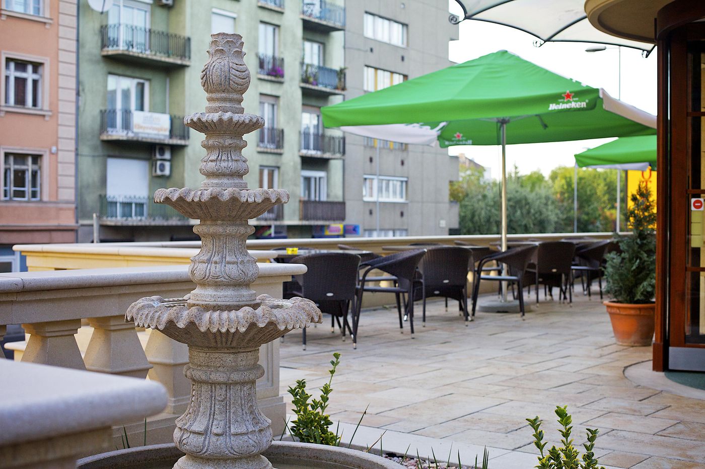 Gold-Hotel-Budapest-Terrace-4