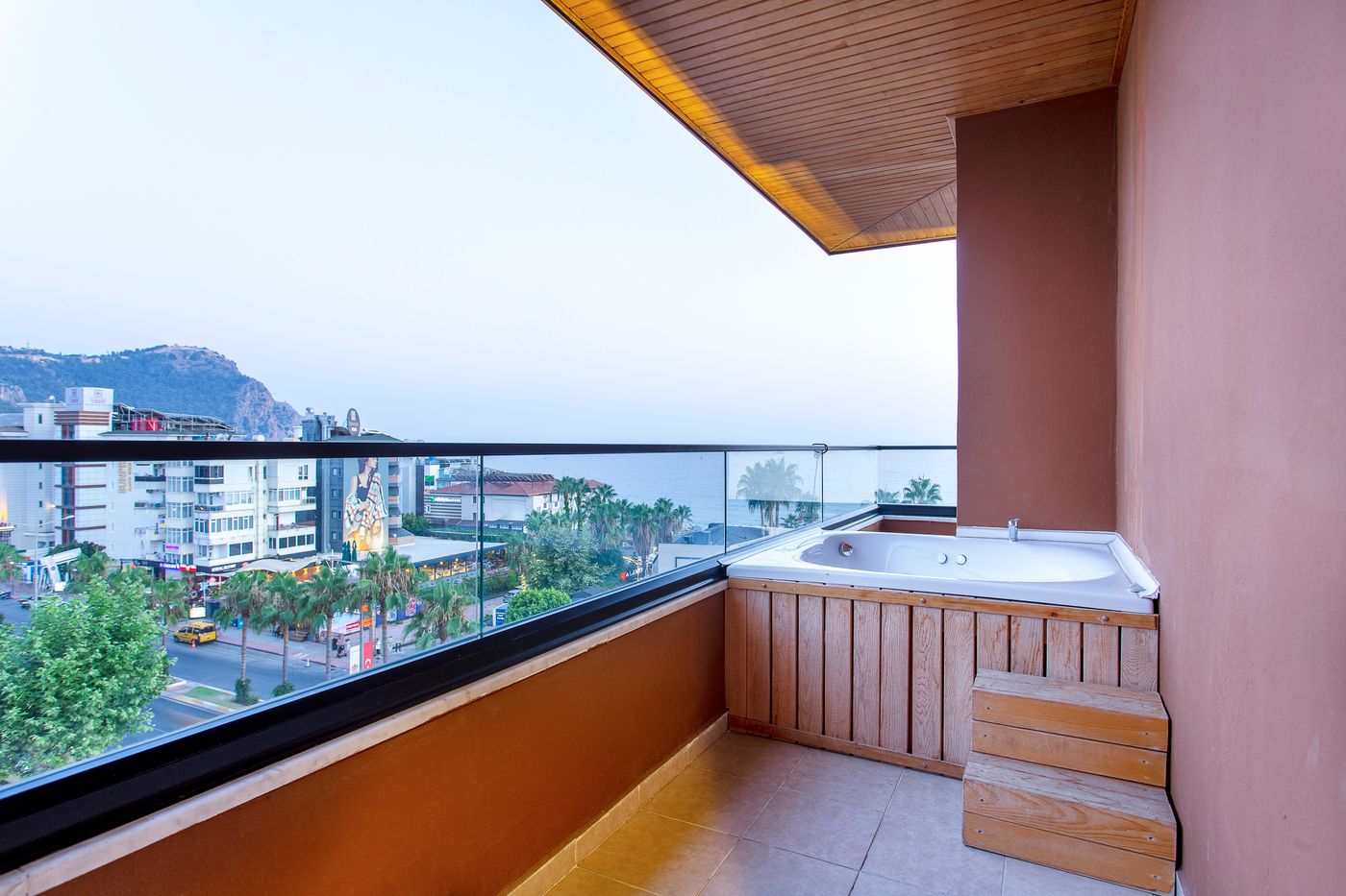 Anjelıq Downtown Hotel