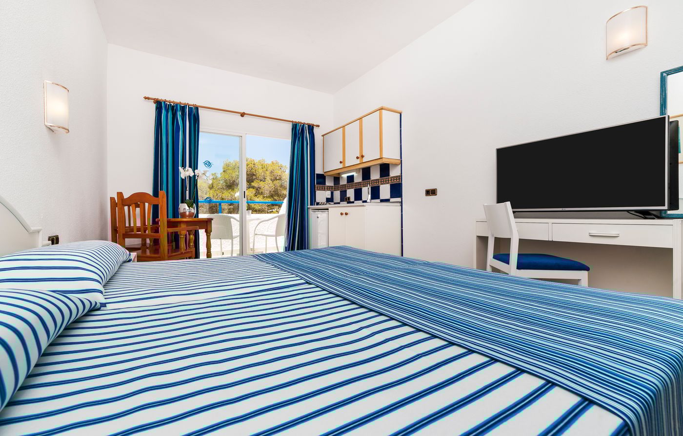 Globales-Montemar-Room-32