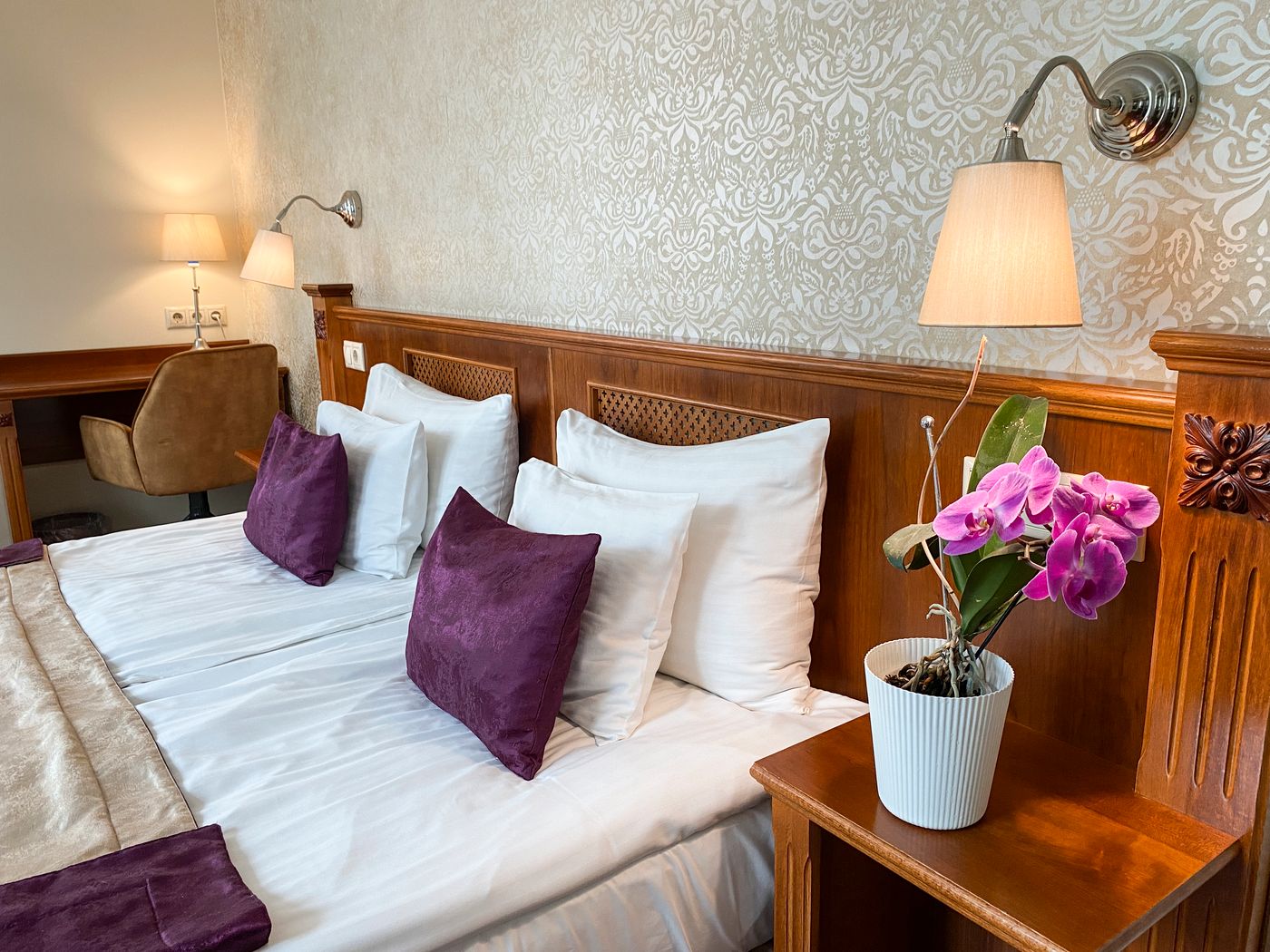 Gold-Hotel-Budapest-Room-7