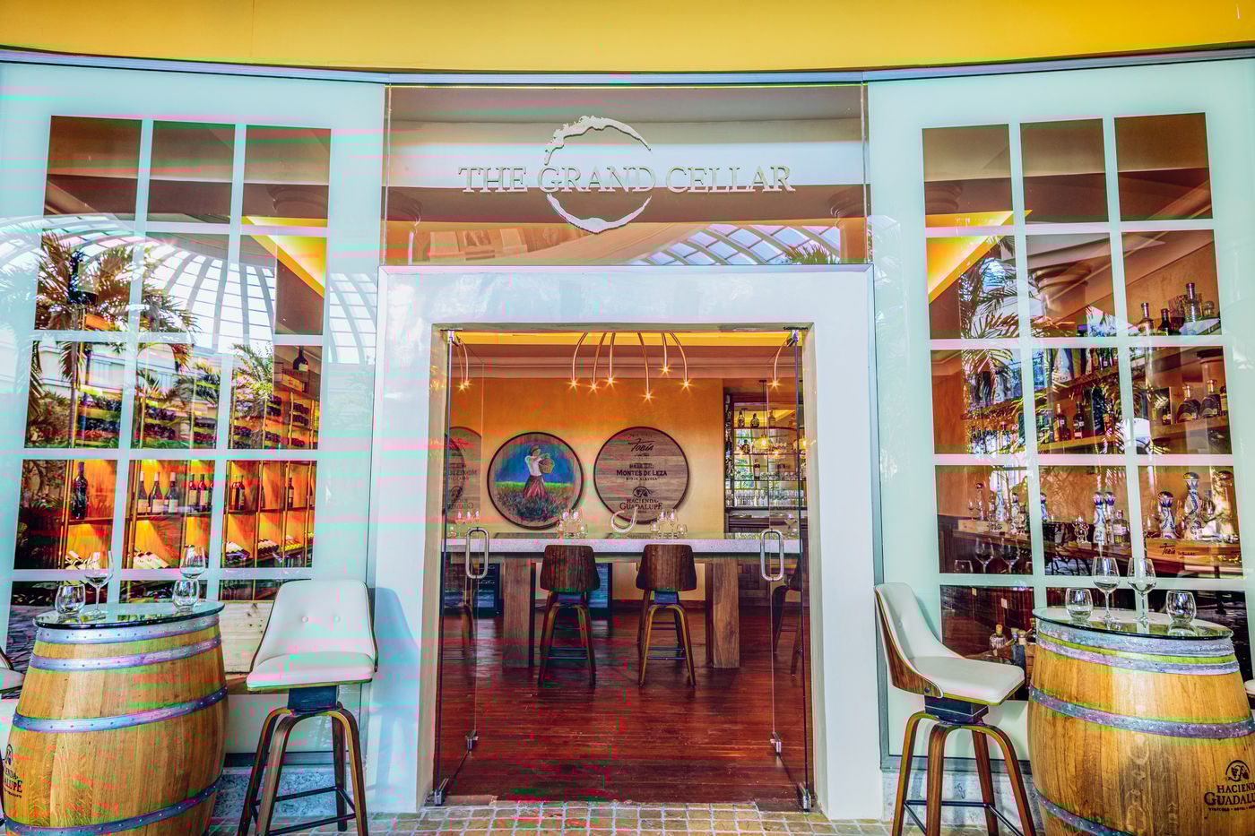 Iberostar-Grand-Paraiso-All-Inclusive-Bar-54