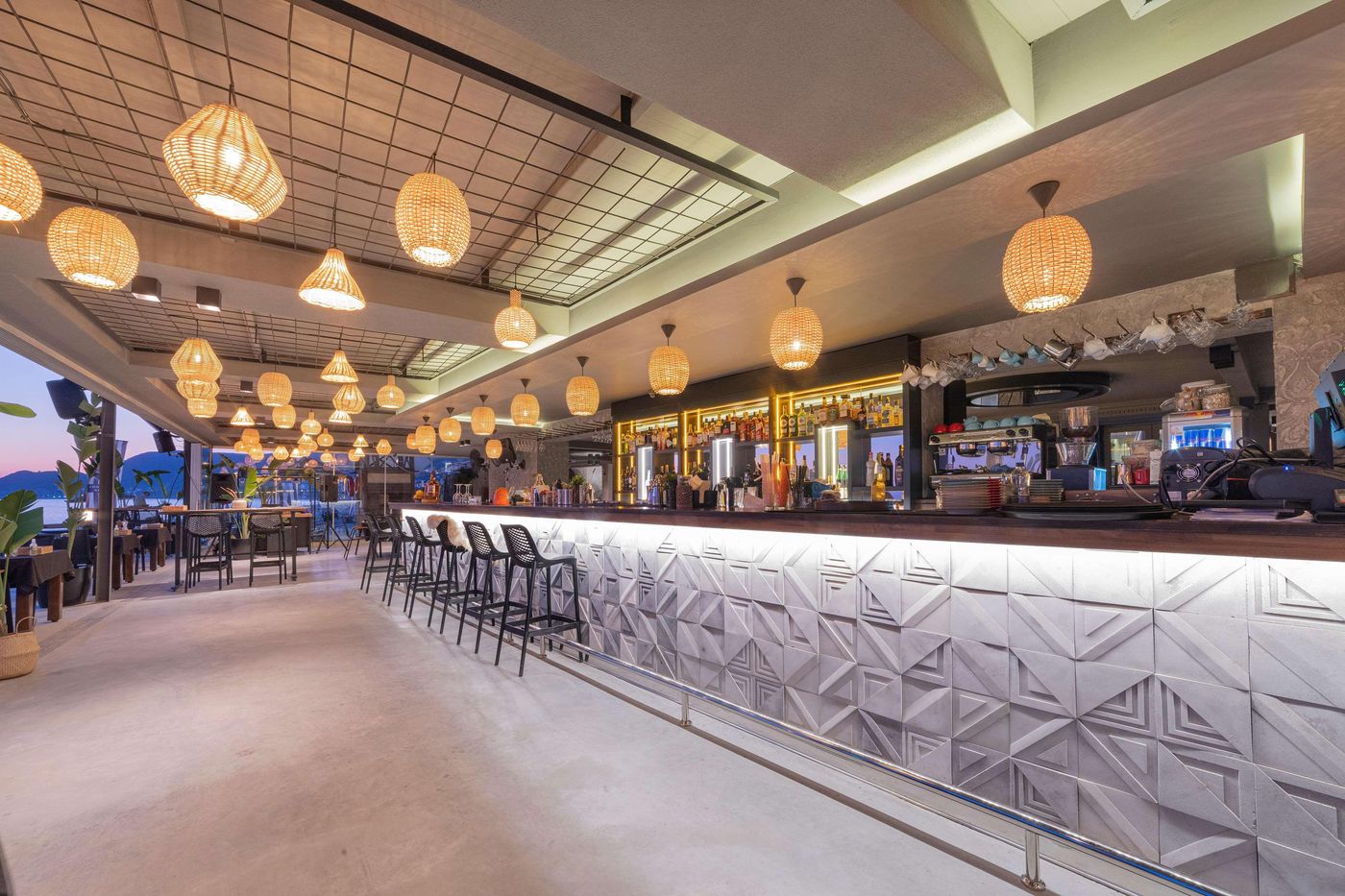 Royalisa-Palmiye-Beach-Hotel---Adults-Only-Bar-49