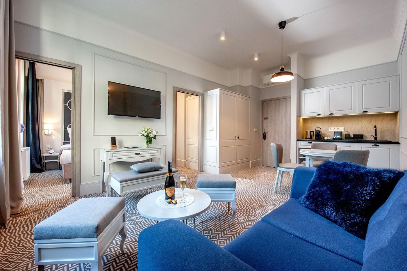 Amber-Design-Residence-Room-30