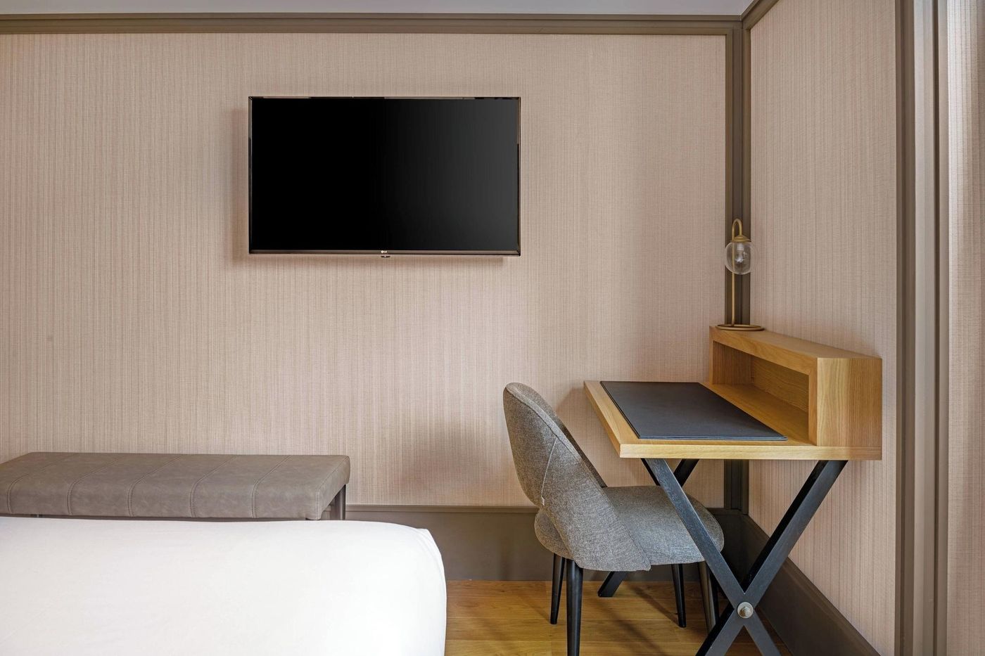 AC-Madrid-Avendia-de-America-Room-8