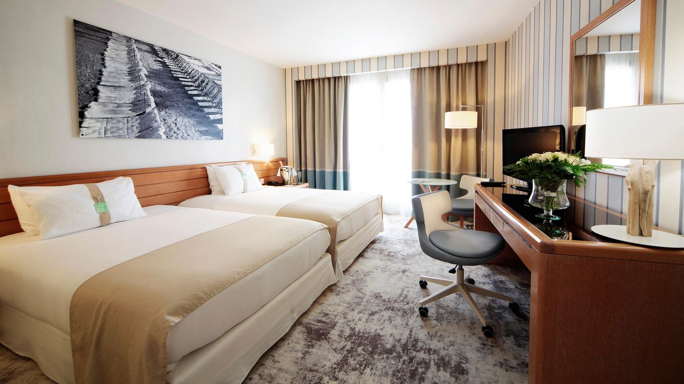 Holiday-Inn-Resort-Nice-Port-St--Laurent-Room-25