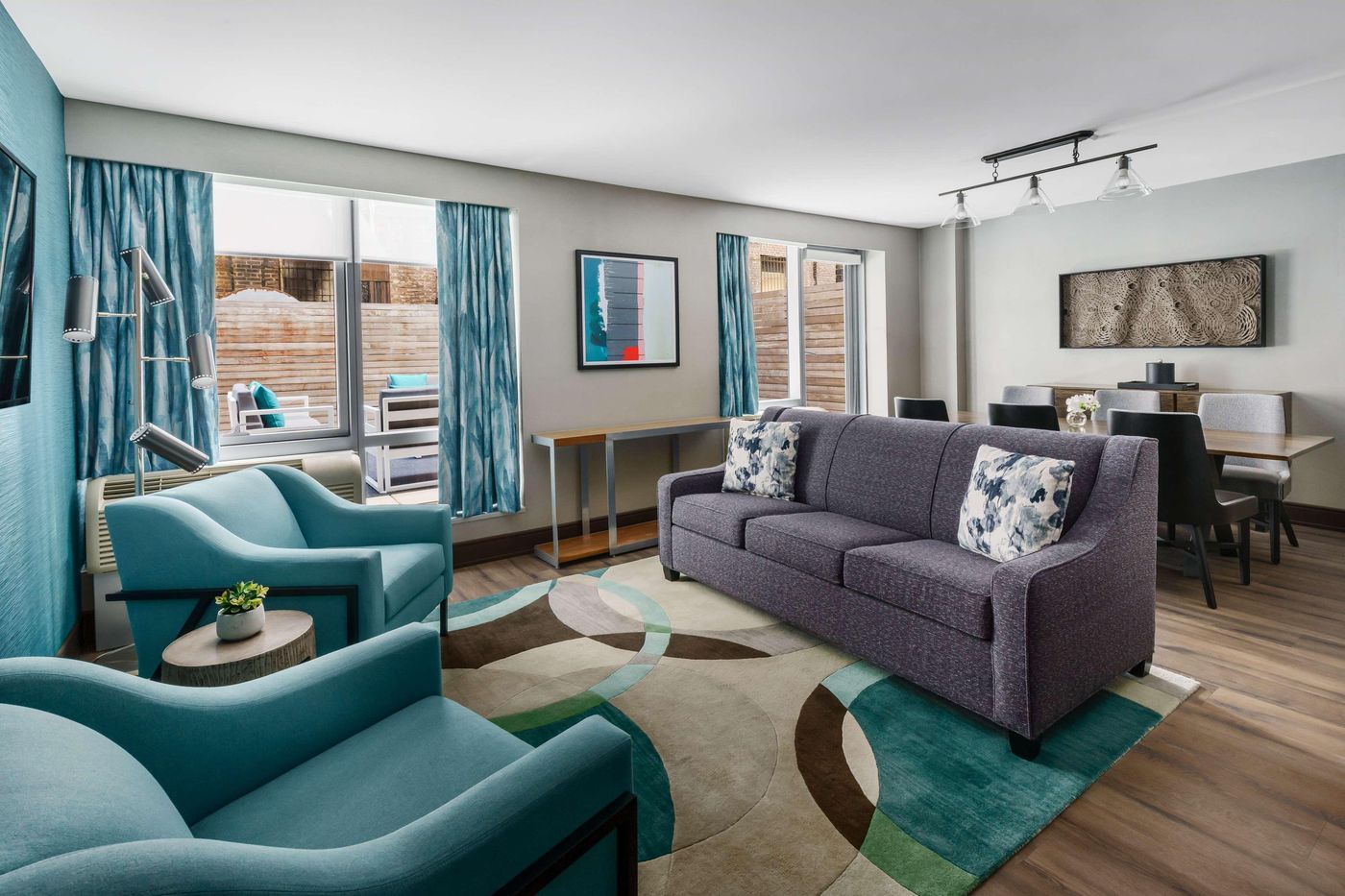 Hilton-Garden-Inn-New-York-Times-Square-North-Room-7