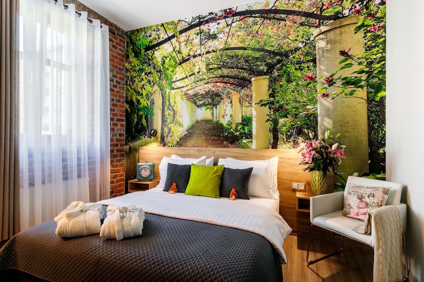 Art---Garden-Residence-Room-46