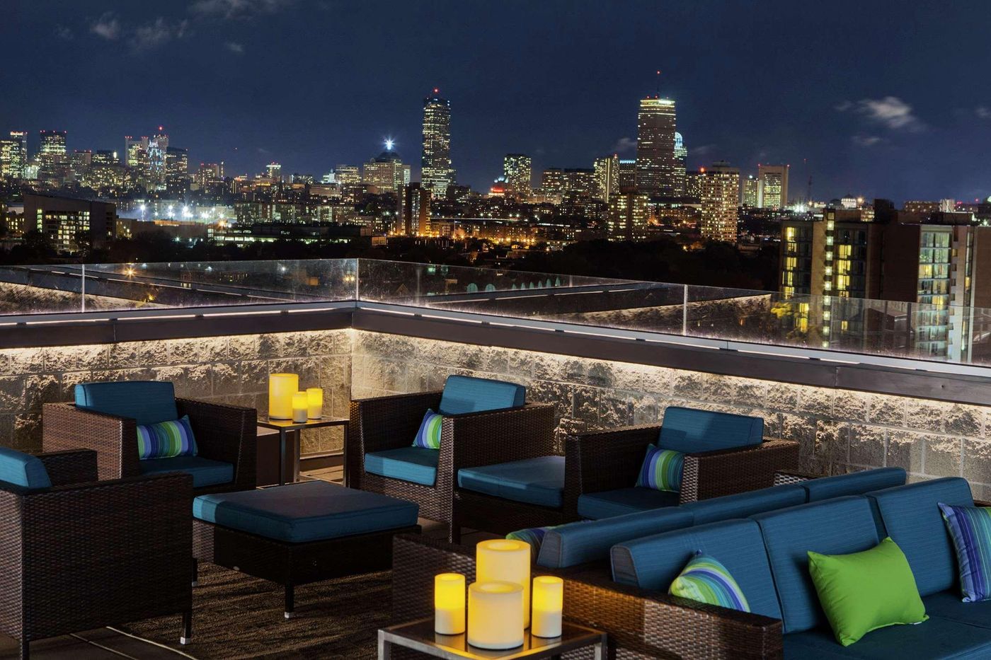DoubleTree-Suites-by-Hilton-Hotel-Boston-Cambridge-Terrace-41