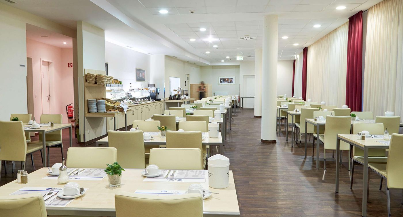 B&B HOTEL Berlin-Mitte-Germany-Berlin-Restaurant-8