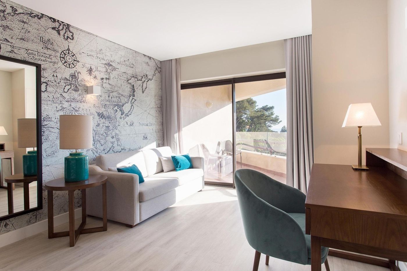 Four-Points-By-Sheraton-Sesimbra-Pool-31