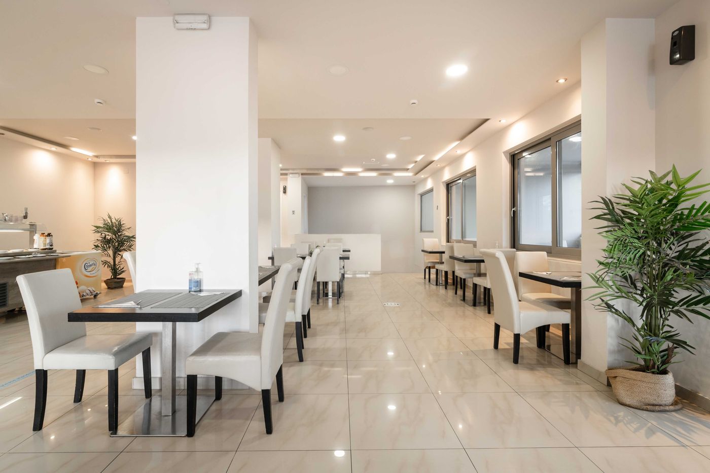 Karras-Hotel-Restaurant-58