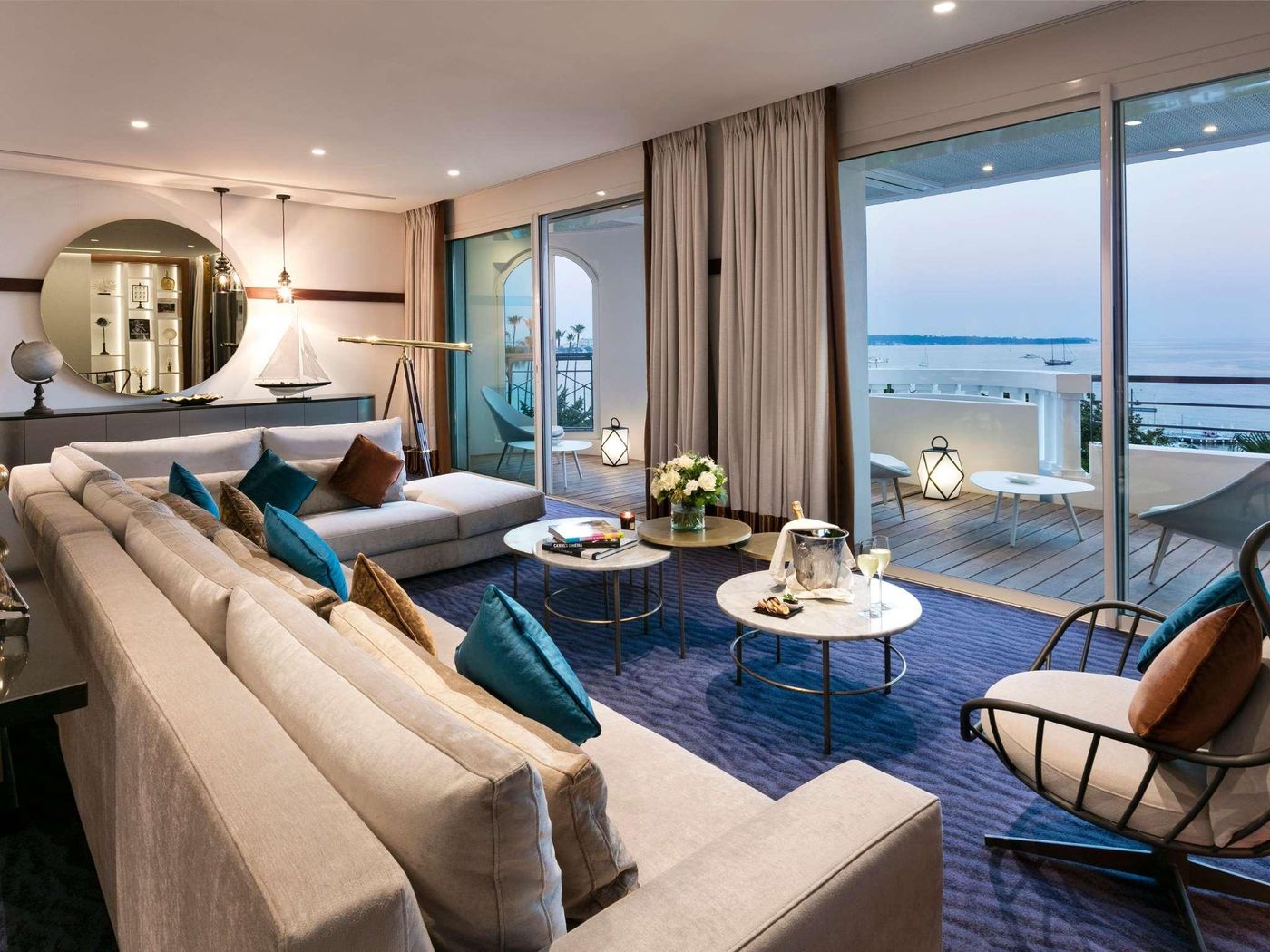 H----tel-Barri----re-Le-Majestic-Cannes-Room-43