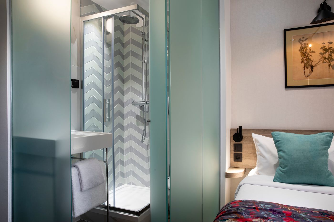 Maxim-Quartier-Latin-Room-47