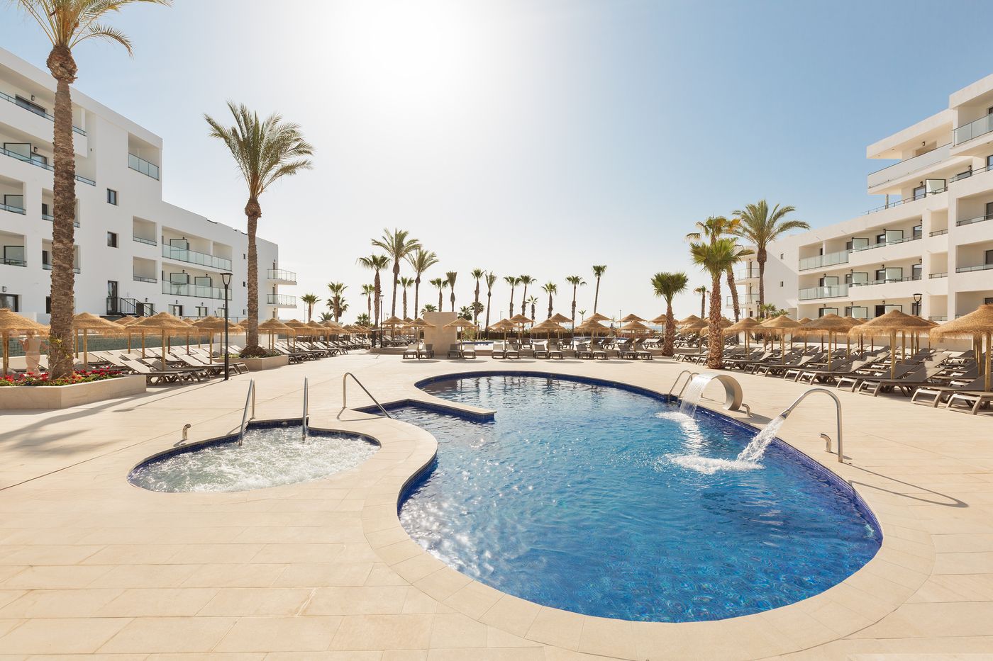 Best-Oasis-Tropical-Pool-8