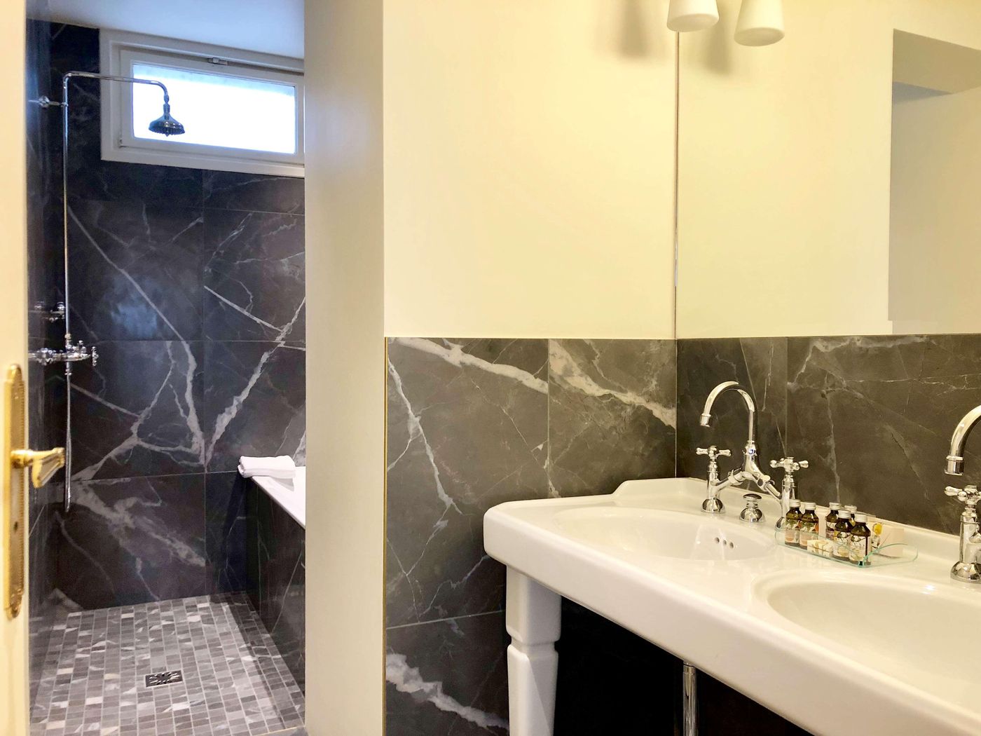 Hotel-Mayfair-Room-26