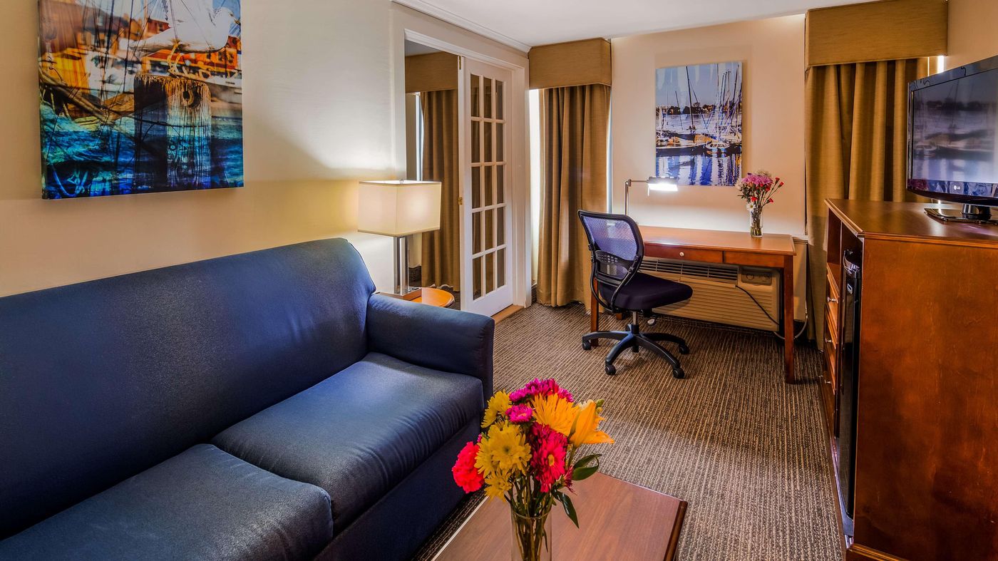 Best-Western-Adams-Inn-Quincy-Boston-Room-29