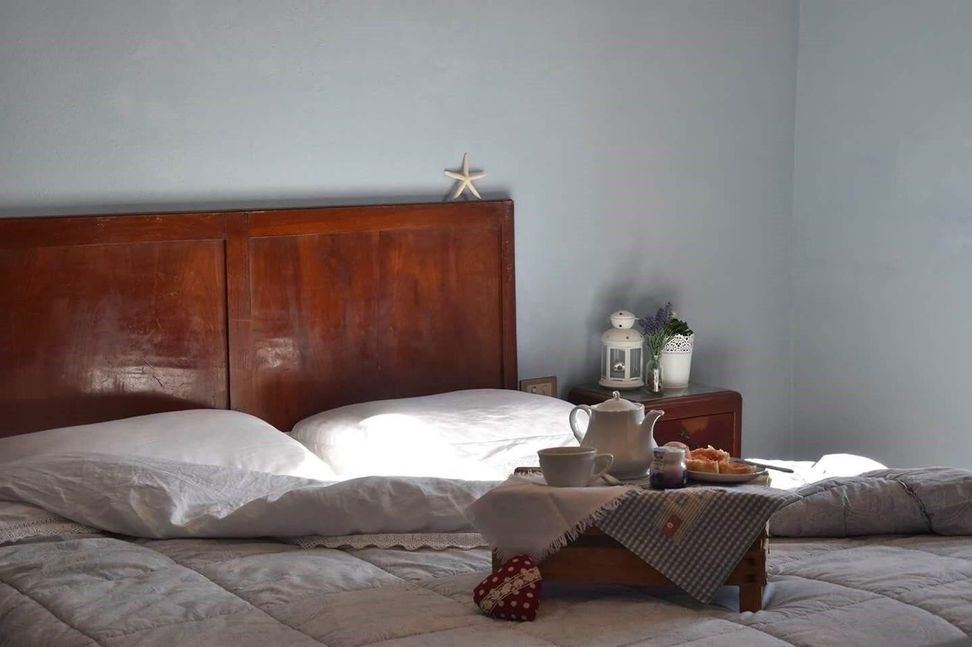 Bed-And-Breakfast-Country-Hill-Room-5