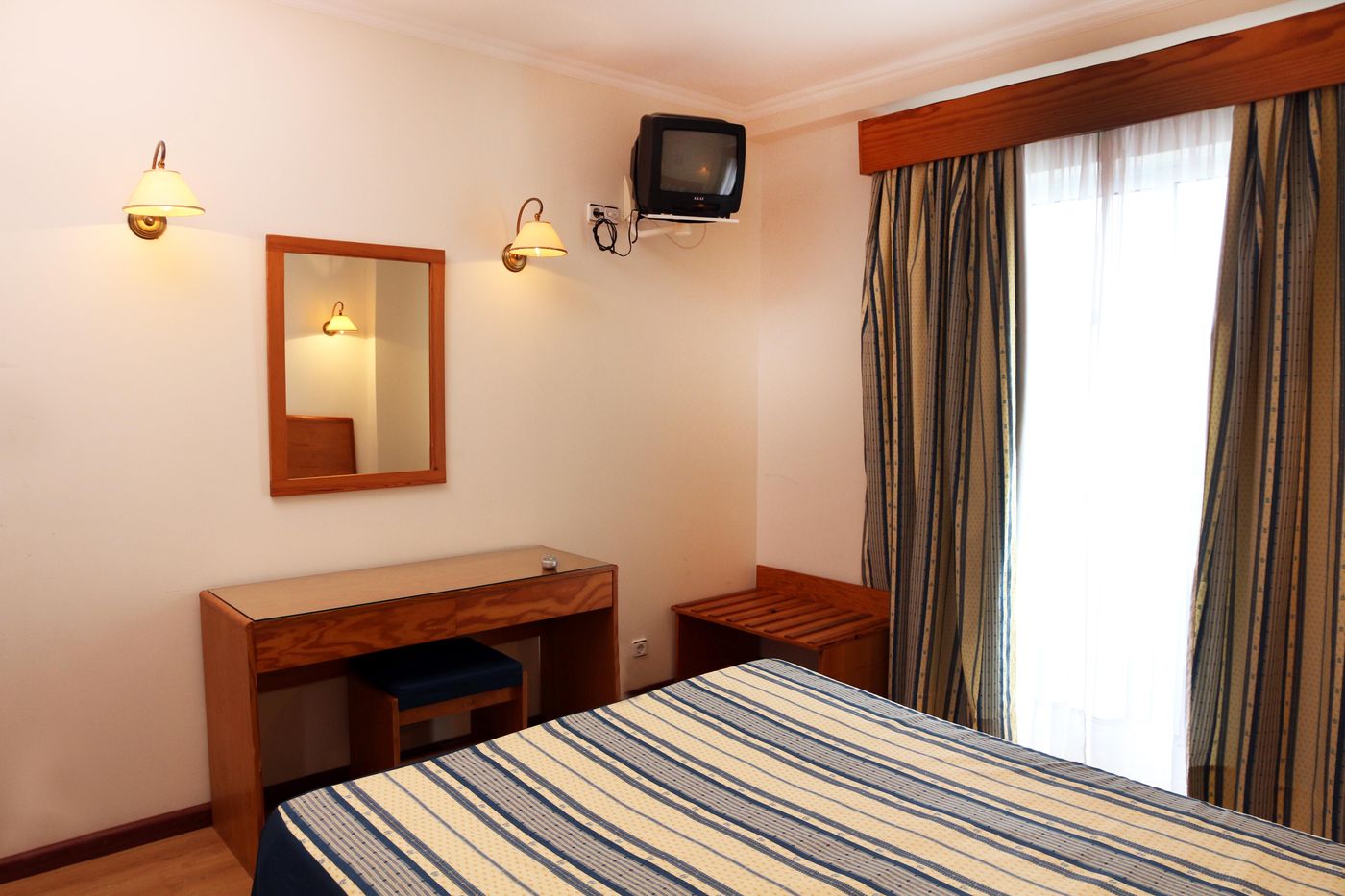 Ponta-Delgada-Room-11