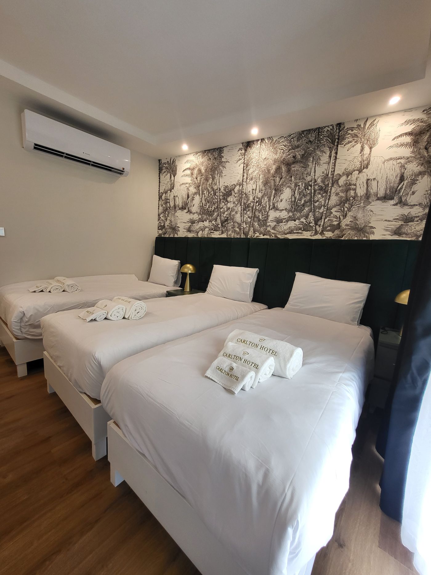 Carlton-Hotel-Room-13