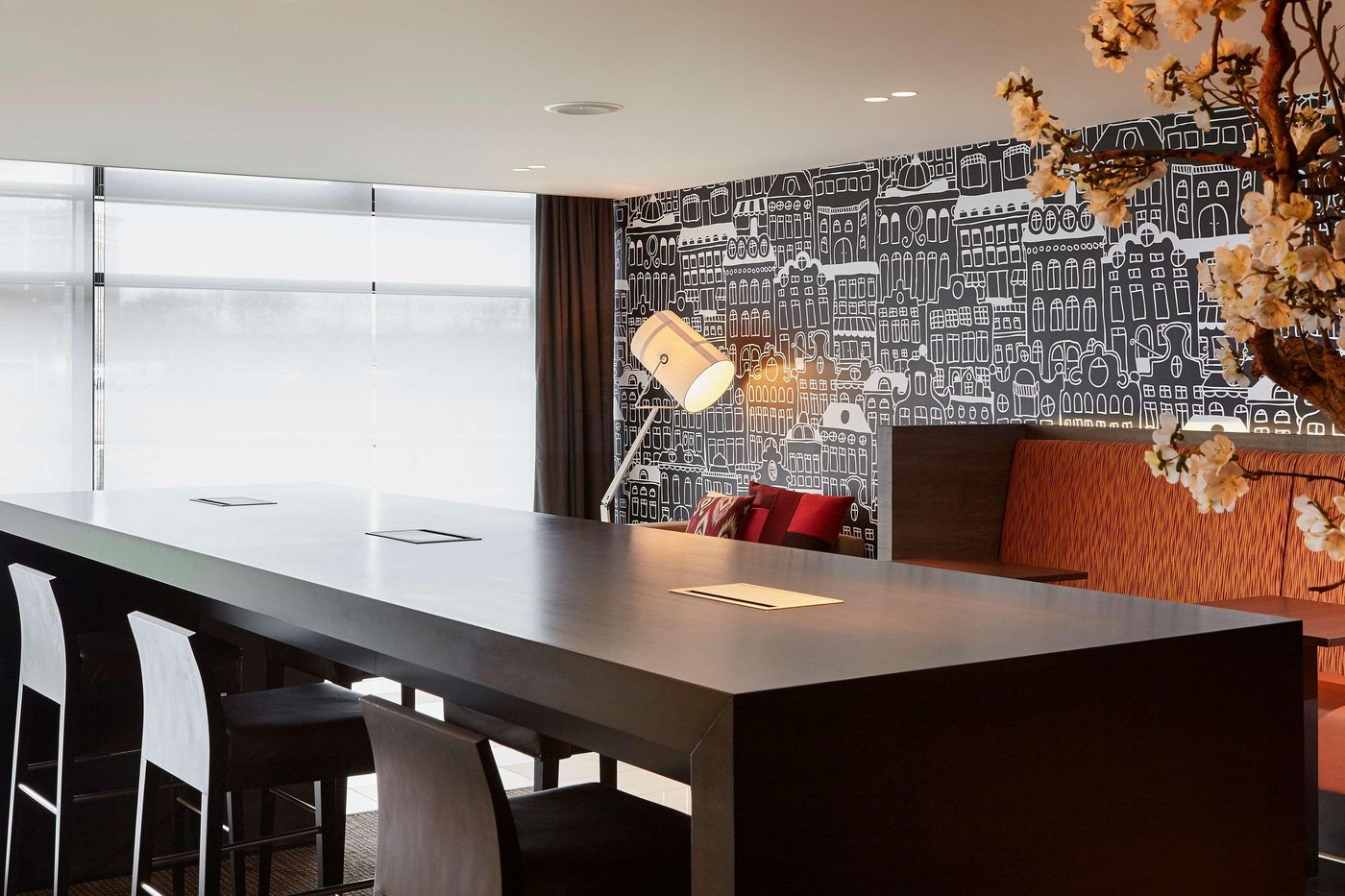 Hyatt-Place-Amsterdam-Airport-Bar-14