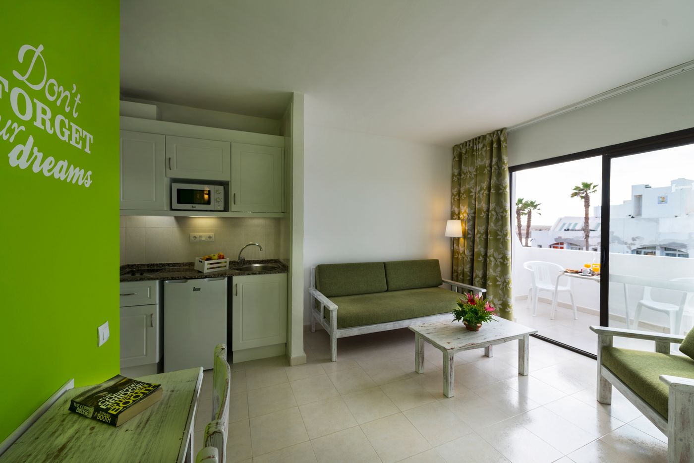 Hesperia-Bristol-Playa-Room-26