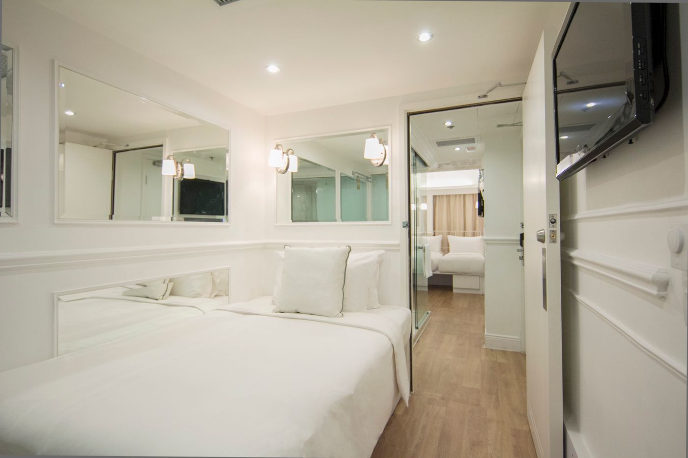 Mini-Hotel-Causeway-Bay-Room-1