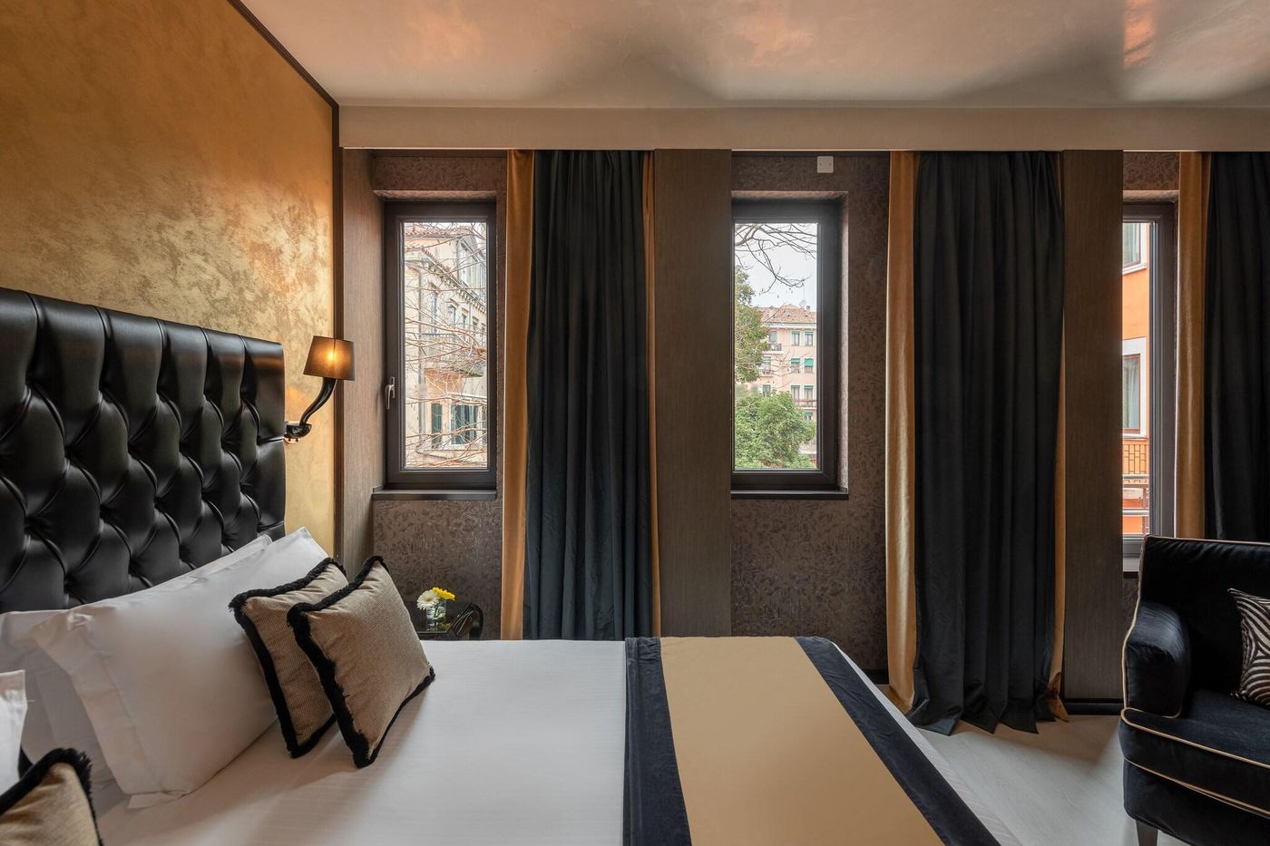 Carnival-Palace-Room-38