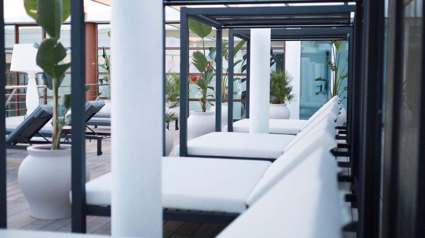 Port-Ciutadella-Pool-5