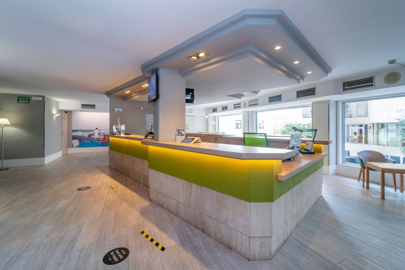 Artiem-Capri-Lobby-38