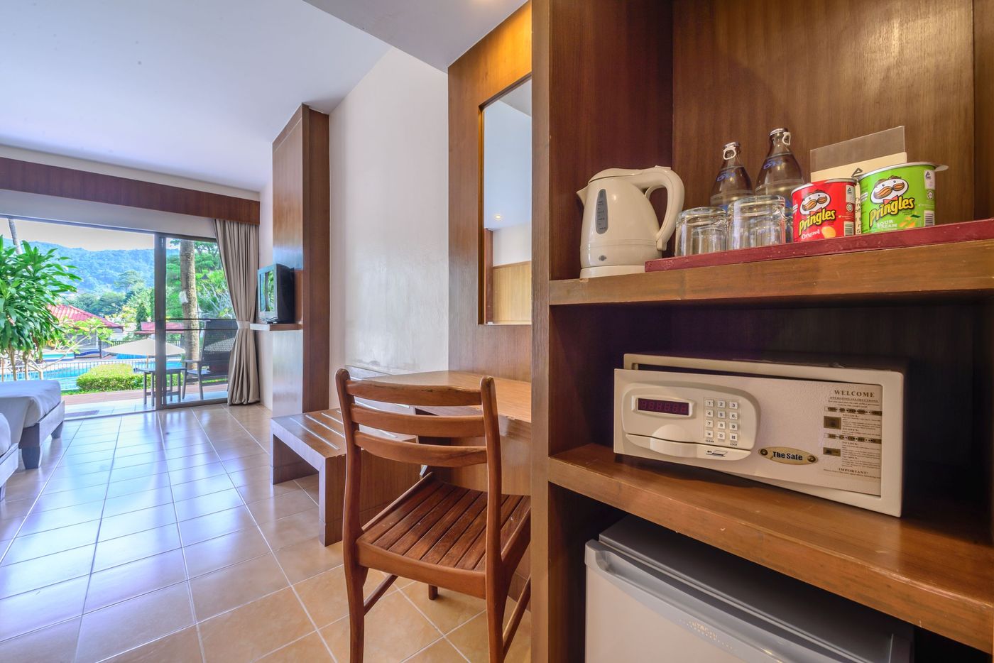 Patong-Lodge-Hotel-Room-49