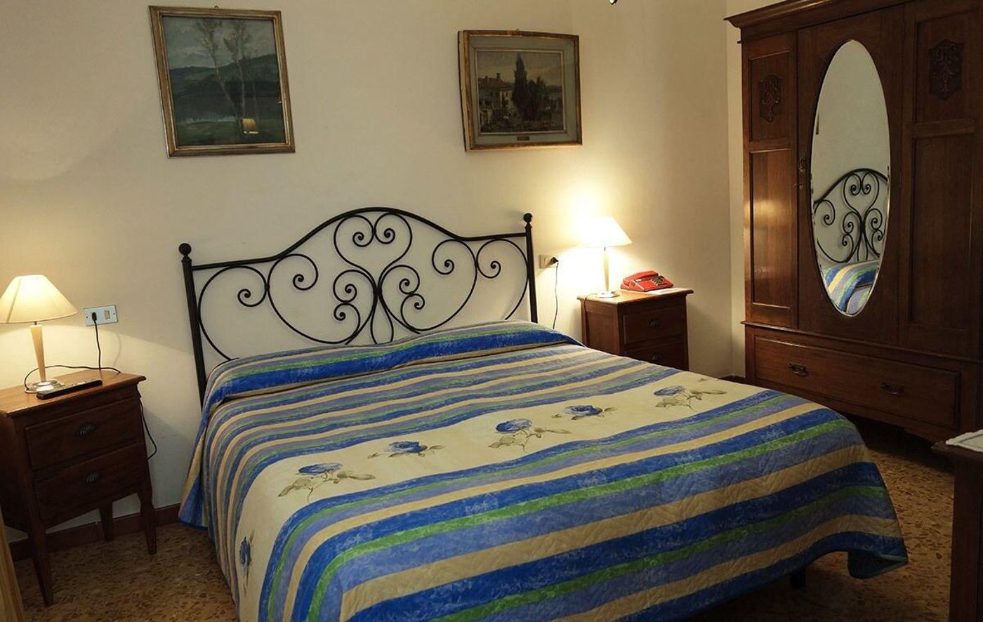 Hotel-Roma---Scanno-Room-5
