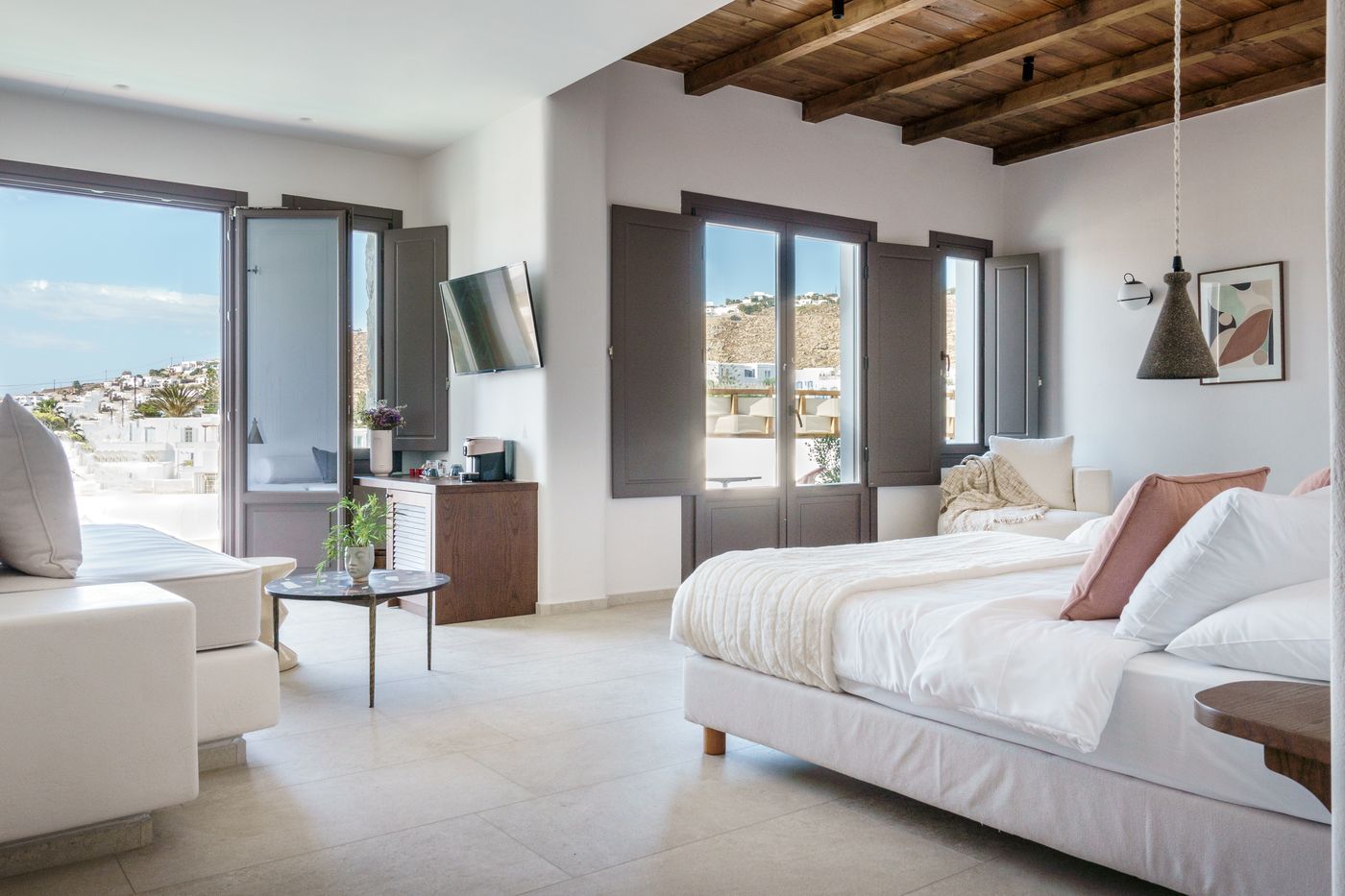 Pelican-Bay---Art-Hotel-Room-30