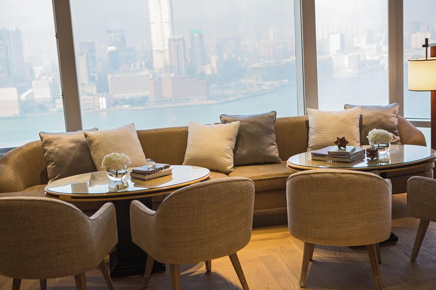 Renaissance-Hong-Kong-Harbour-View-Hotel-Room-13