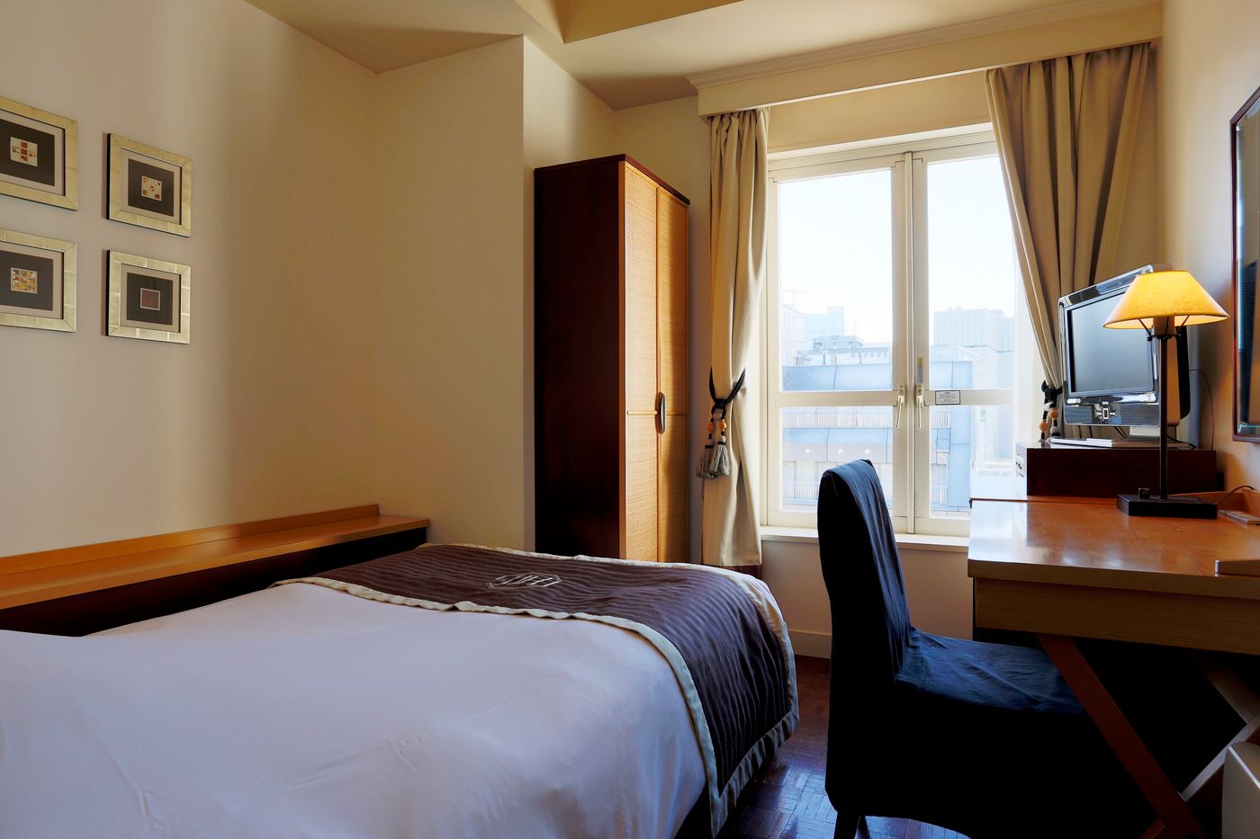 Hotel Monterey Ginza-Japan-Tokyo-Room-7