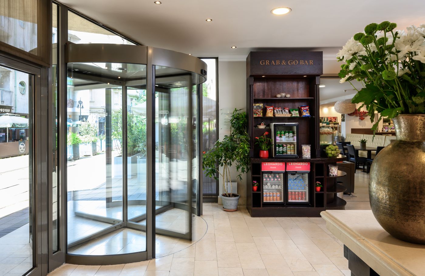 Leonardo-Hotel-Budapest-Lobby-3