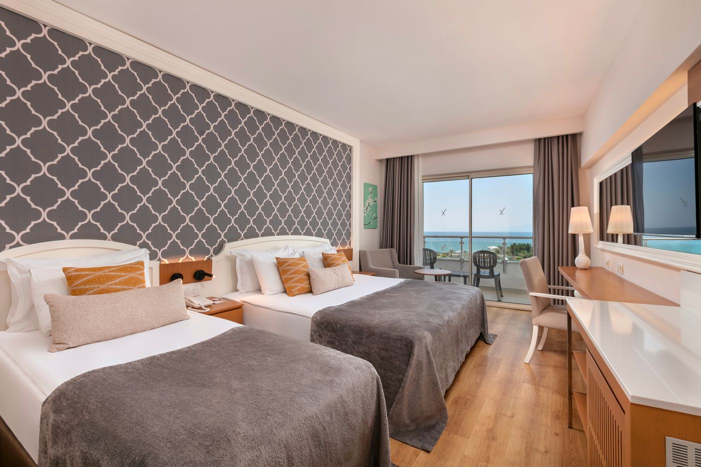 Sherwood Exclusive Lara