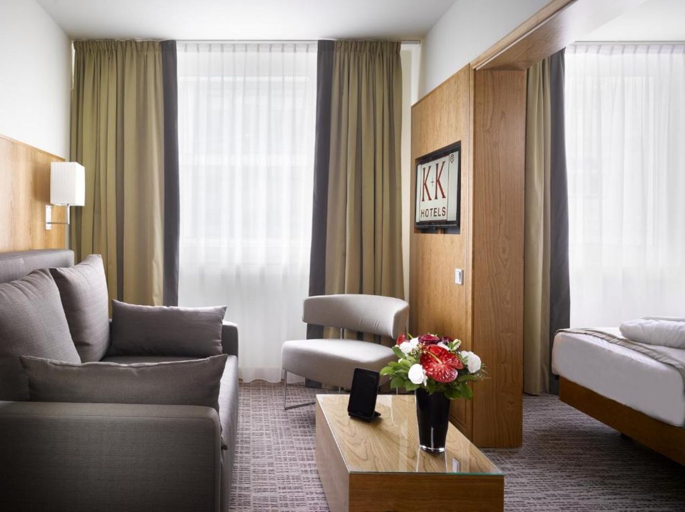 K-K-Hotel-am-Harras-Room-27