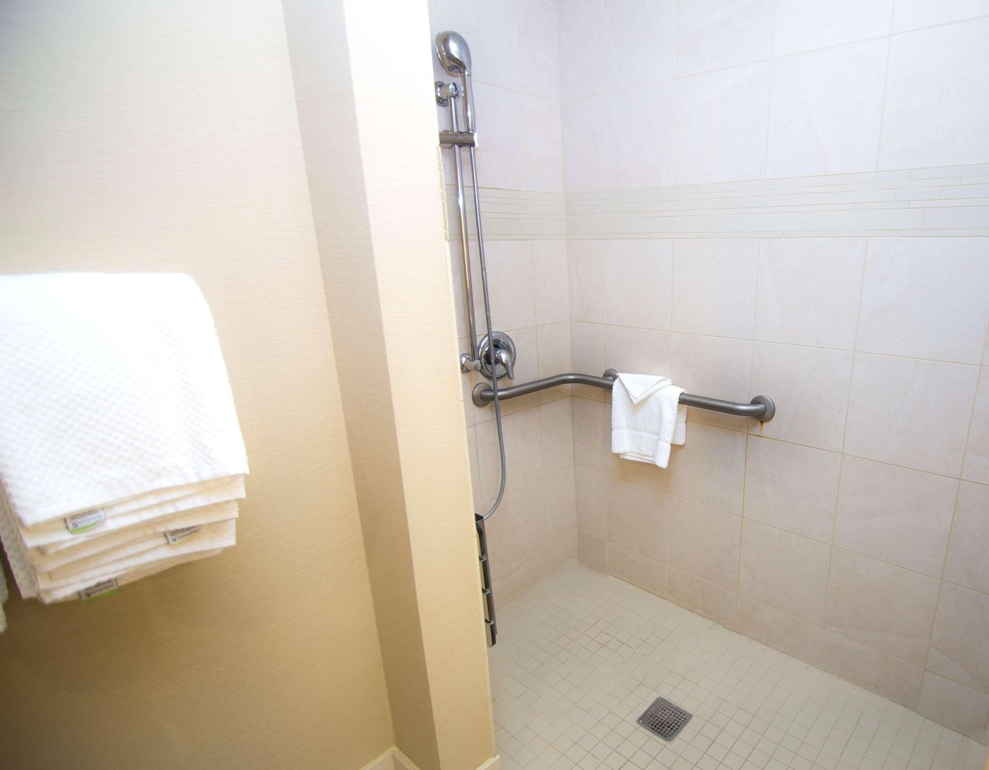 Hilton-Los-Angeles-Universal-City-Room-35