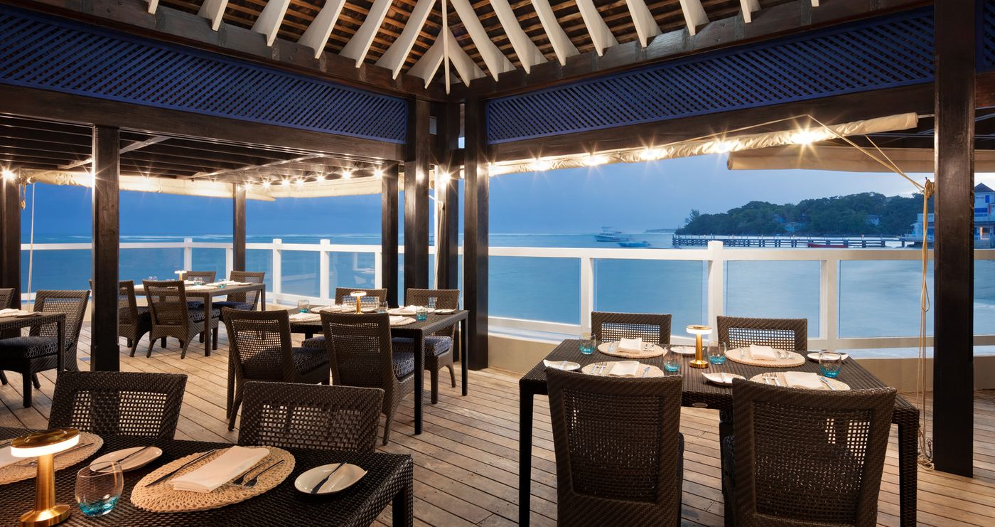 Beaches-Ocho-Rios-a-Spa---Golf-Restaurant-17