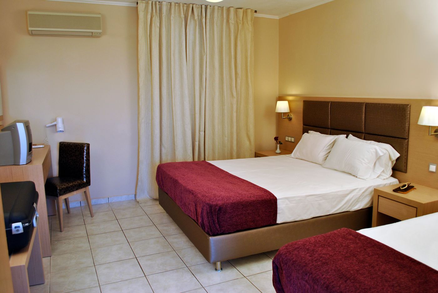 Plessas-Palace-Aparthotel-Room-17